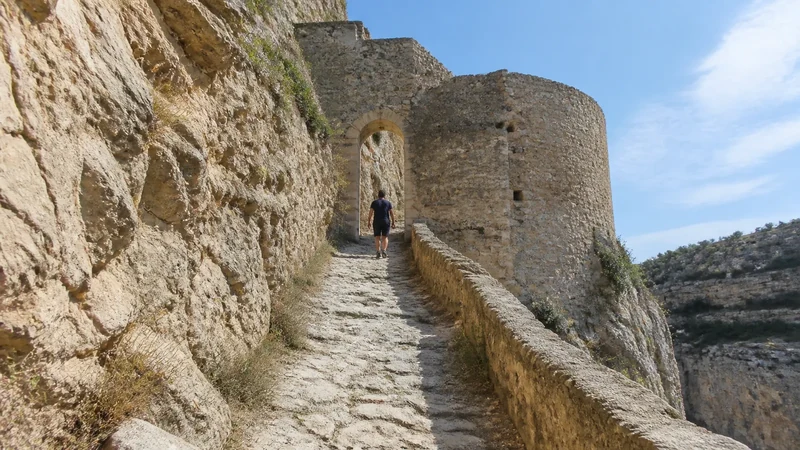 Acceso al Castillo de Chulilla